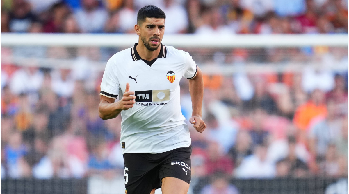 1. FC Köln Köln vor Verpflichtung von Verteidiger Özkacar aus Valencia