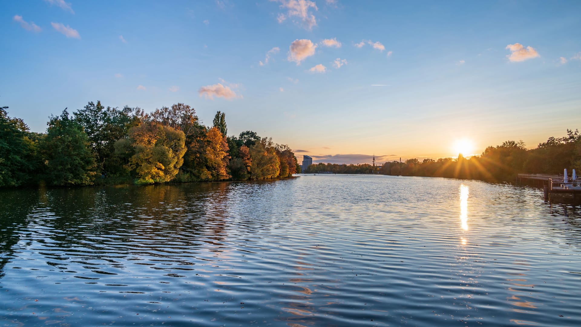 Lake Woehrder See in Nuremberg during sunset in autumn