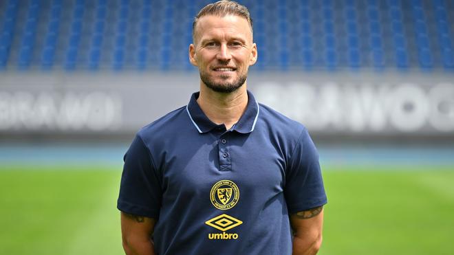 2. Fußball-Bundesliga: Co-Trainer Marc Pfitzner bleibt bei Eintracht Braunschweig.