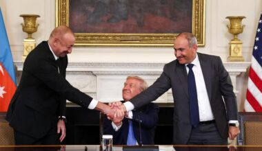 Armenien und Aserbaidschan: Armenien und Aserbaidschan unterzeichnen Friedensvertrag in Washington