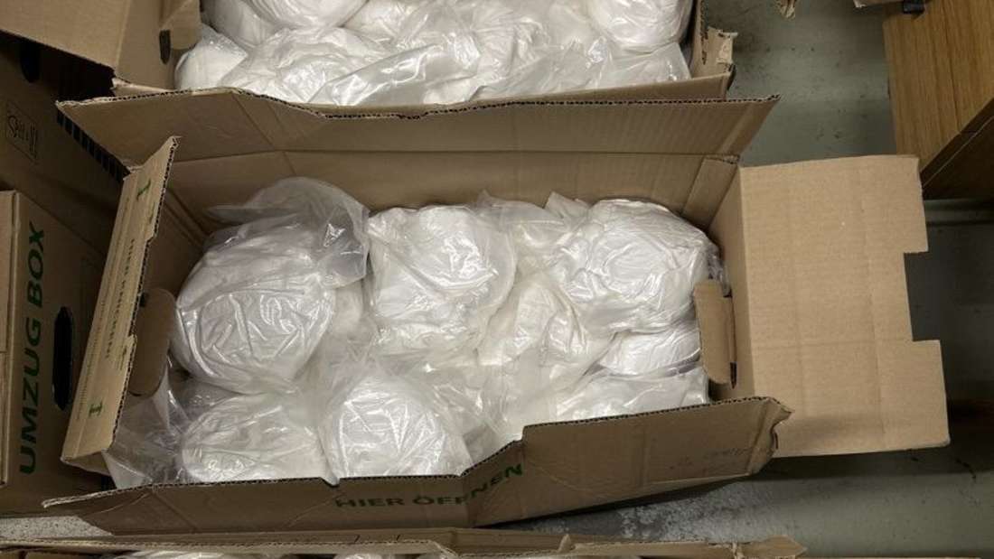 Zollfahndung und Polizei stellen 70 Kilogramm Amphetamin bei Durchsuchung im Rhein-Main-Gebiet sicher.