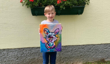 Zeichentalent - Sechsjähriger Künstler begeistert mit bunten Kunstwerken