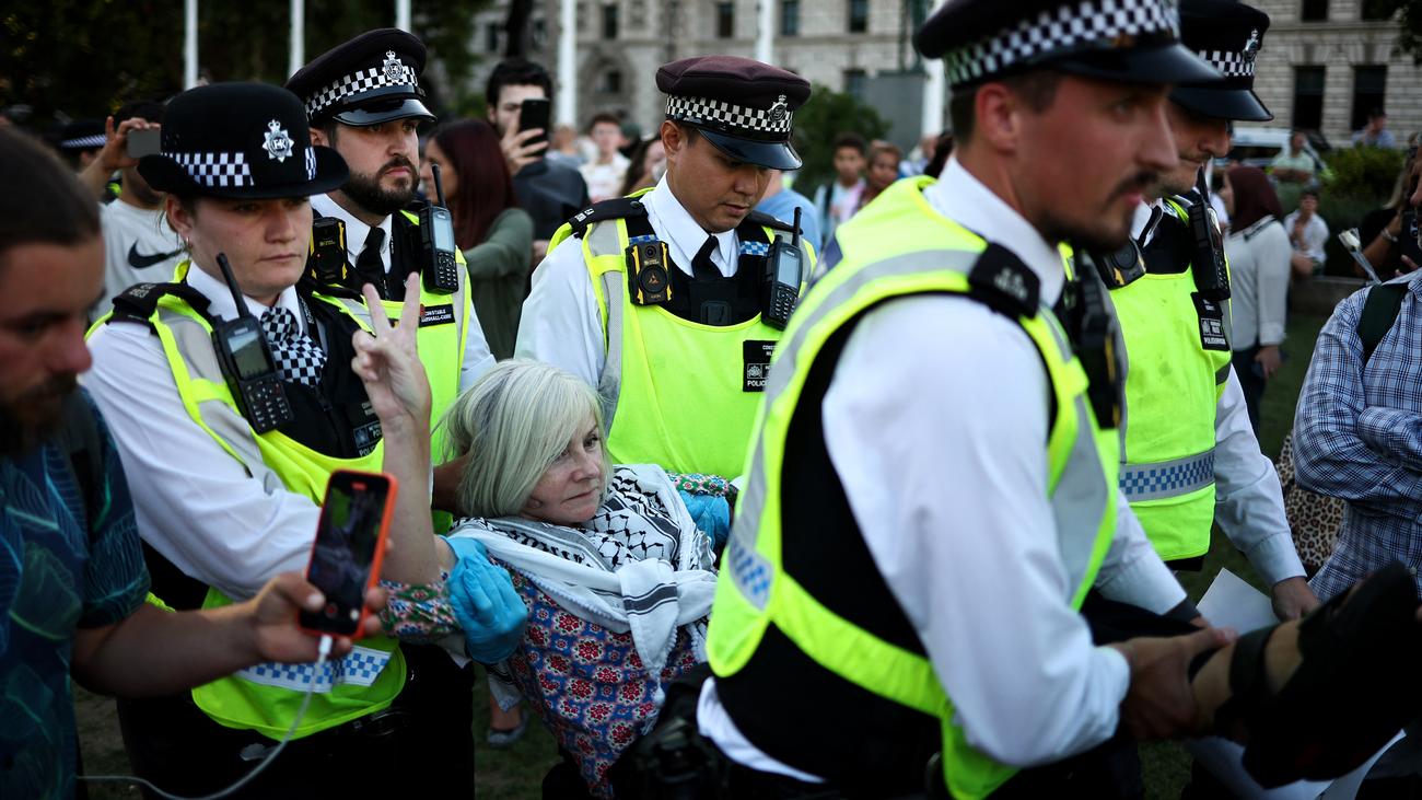 London: Hunderte Festnahmen bei Protest gegen Verbot von Palestine Action