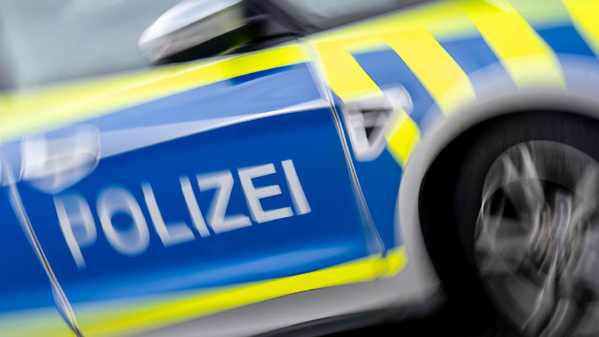 Mehrere Verletzte bei schwerem Verkehrsunfall nahe Halle