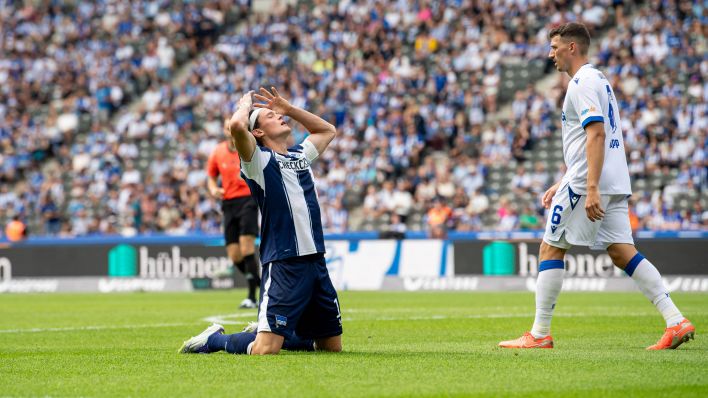Hertha-Kapitän Fabian Reese verzweifelt im Spiel gegen den Karlsruher SC (Foto: IMAGO / Matthias Koch)