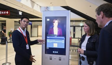 Künstliche Intelligenz – Berlin: Digitalexperiment am lebenden Reisenden