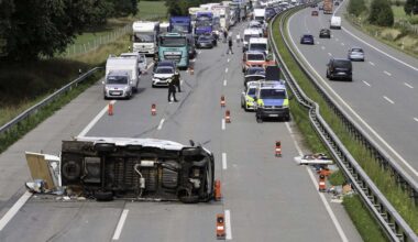 Unfall führt zu Vollsperrung und langem Stau