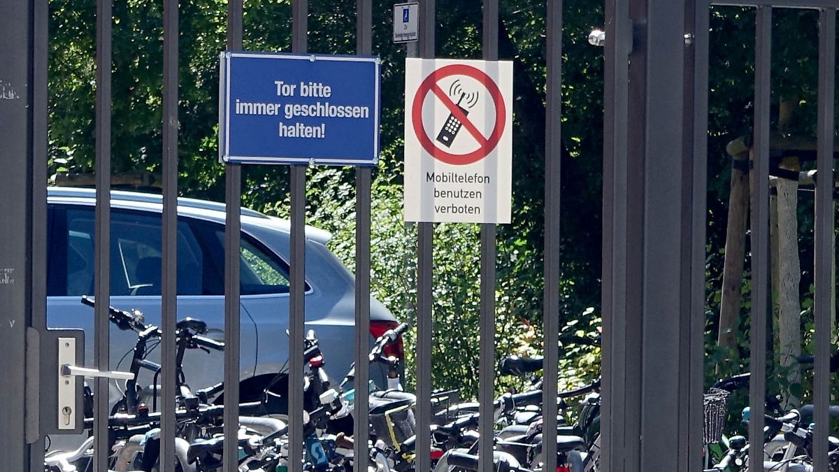 Der Tag: Bremen führt Handyverbot für viele Schülerinnen und Schüler ein