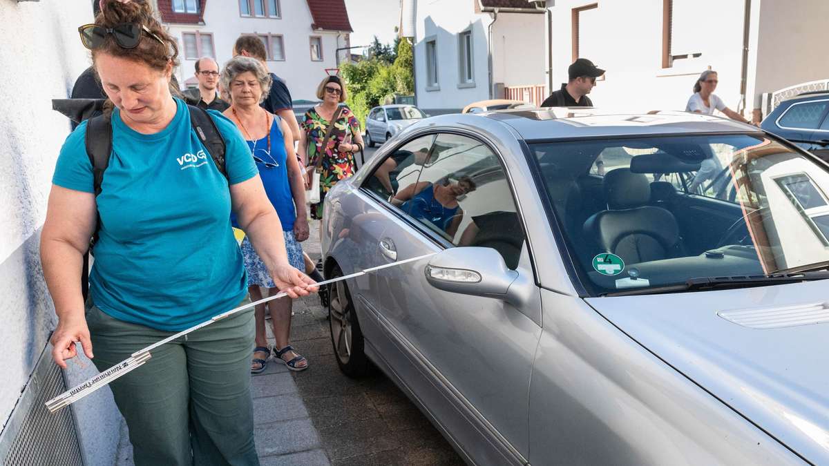 Verkehrsclub fordert härteres Vorgehen gegen Gehwegparker