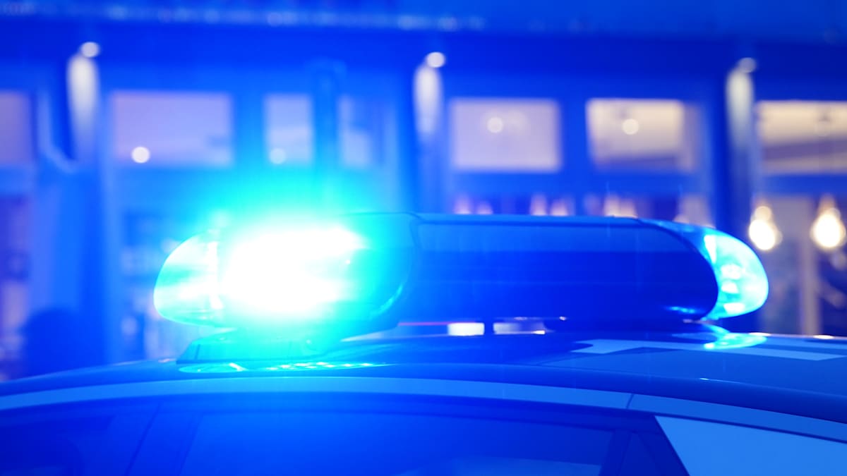 Massenschlägerei: 50 Gäste schlagen bei Feier in Hamburg-Rotherbaum aufeinander ein – Polizisten verletzt