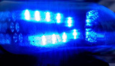 22-Jährige stürzt in Hamburg von Hausfassade