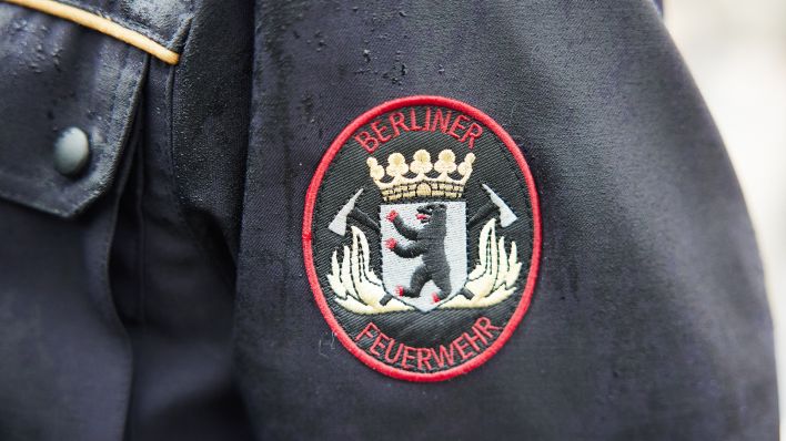 Archivbild: Wappen der Berliner Feuerwehr. (Quelle: dpa/Carstensen)