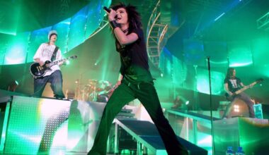 Bill Kaulitz mit Tokio Hotel bei einem Konzert in Paris 2007.