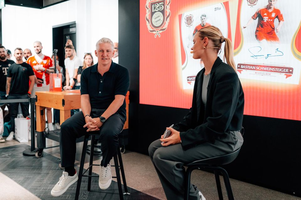 Bastian Schweinsteiger im Interview anlässlich des Launches der Topps-Jubiläumsedition "125 Jahre FC Bayern München".