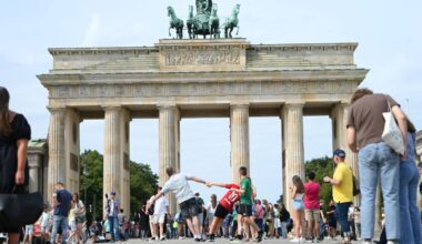 Auf diesen Schriftzug kann sich die Berliner Polizei keinen Reim machen