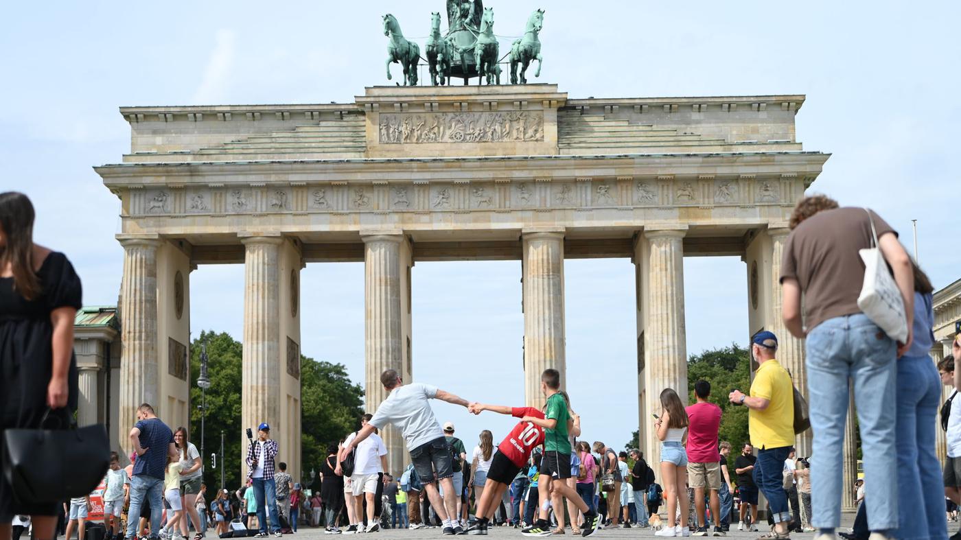 Auf diesen Schriftzug kann sich die Berliner Polizei keinen Reim machen