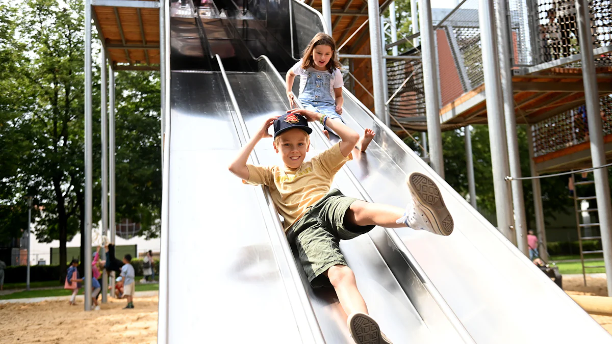 Münchens Millionenspielplatz hat ein Hitzeproblem - nämlich eine heiße Rutsche - München