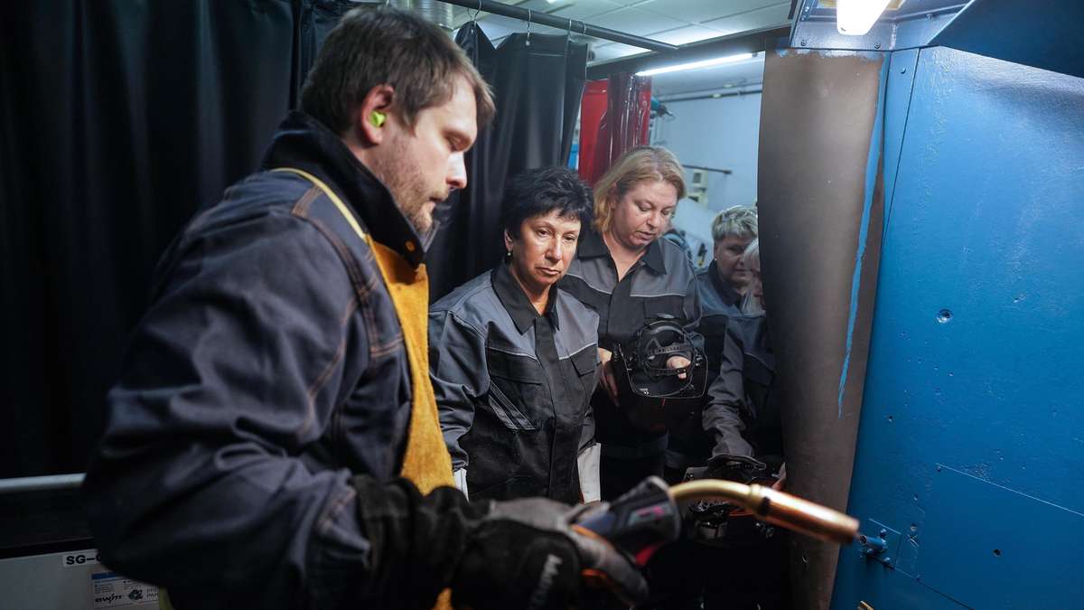 Frauen aus der Ukraine lernen in Frankfurt