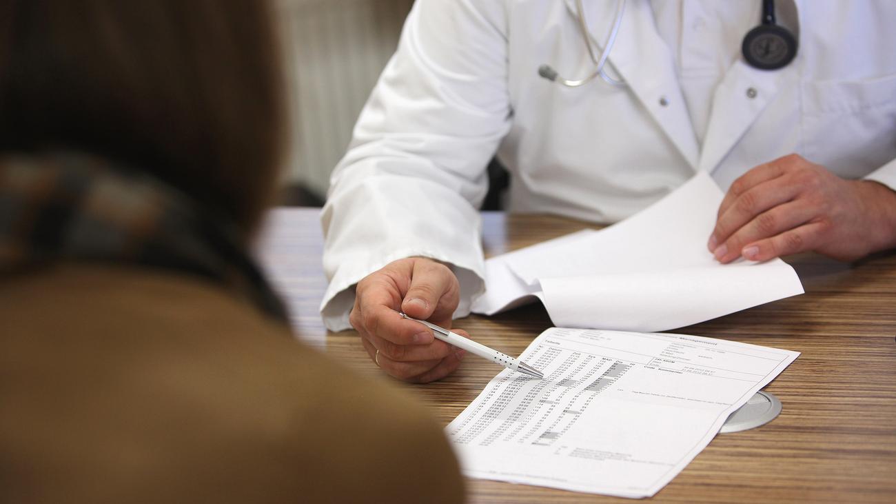 Gesundheit: Arbeitgeberverbände fordern neue Praxisgebühr beim Arztbesuch