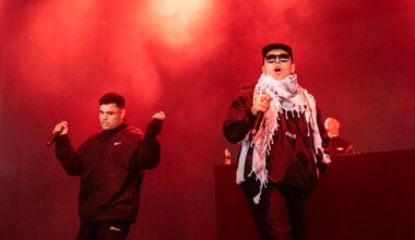Prozess in Großbritannien: Rapper Mo Chara wegen Schwenkens einer Hisbollah-Flagge vor Gericht