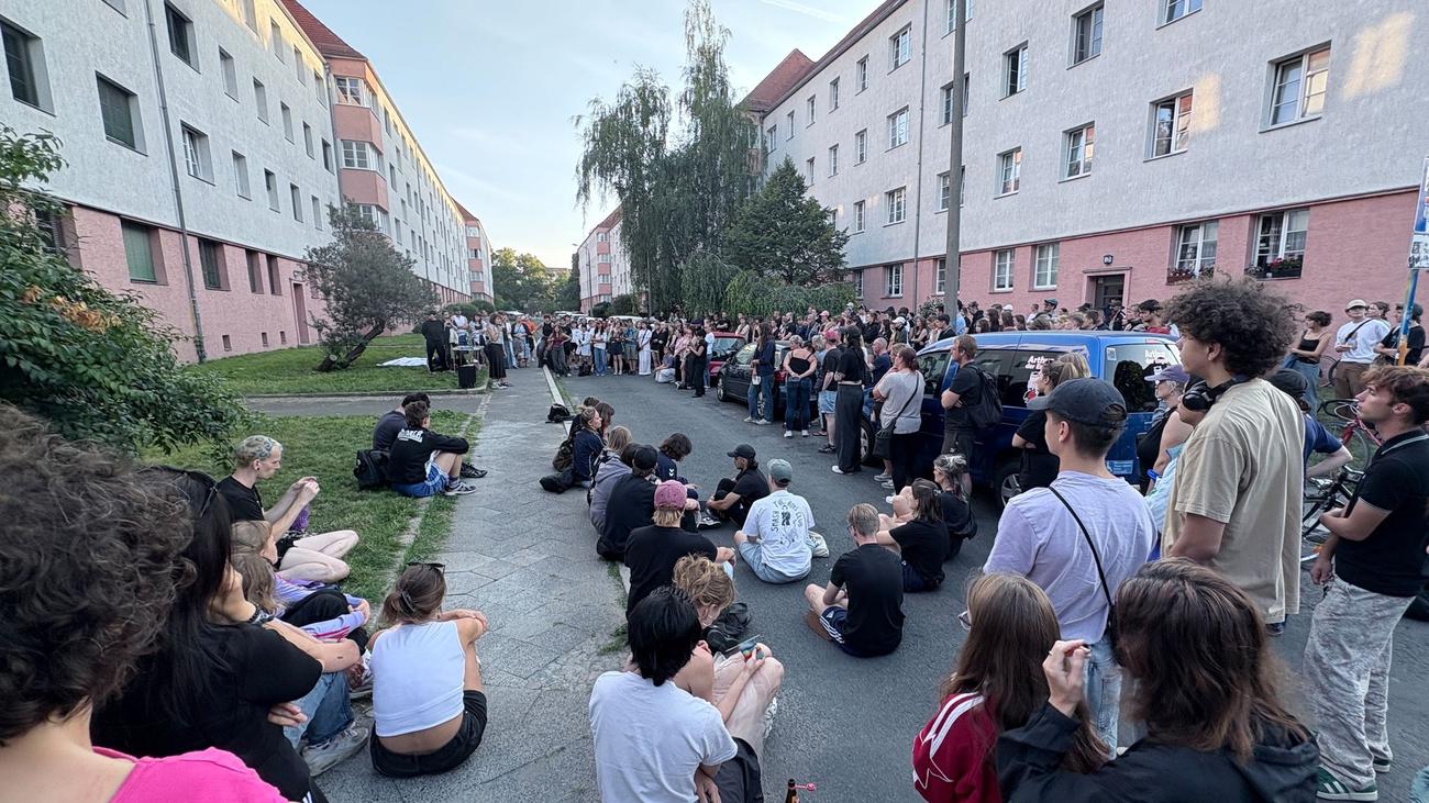 Tötungsdelikt: Menschen demonstrieren nach Tötungsdelikt in Leipzig