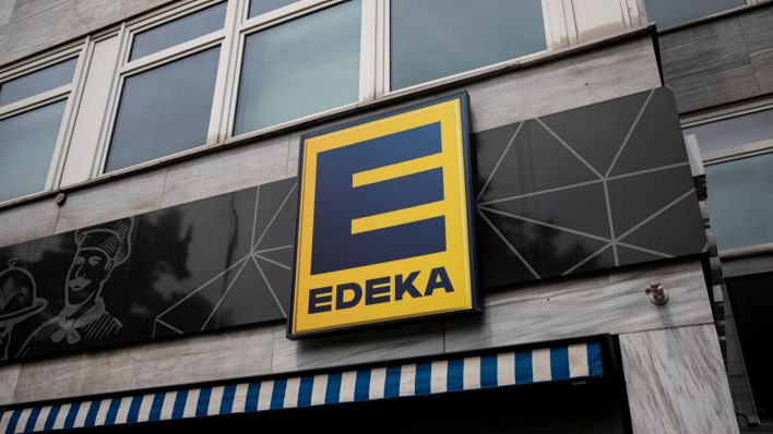 Symbolbild: Edeka-Logo an einem Supermarkt. (Quelle: dpa)