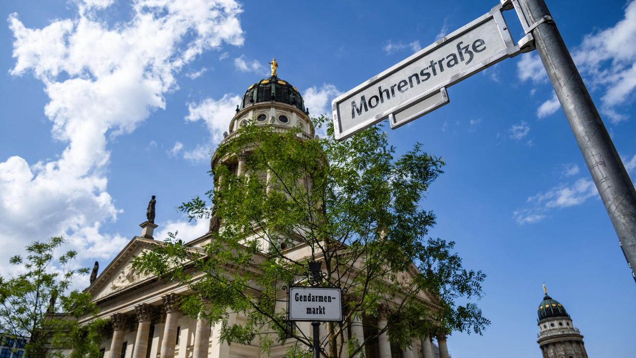 Berlin: Mohrenstraße wird am Samstag doch nicht umbenannt