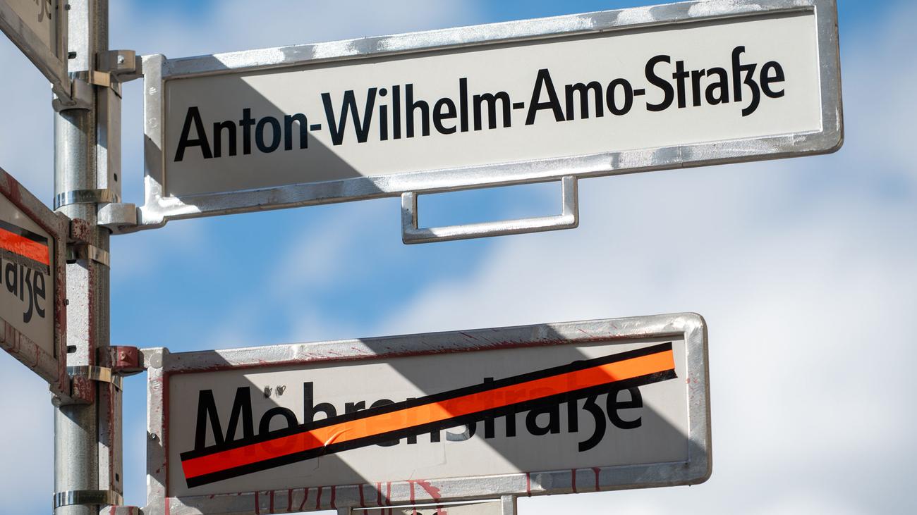 Berlin: Bezirksamt hält an Umbenennung der Mohrenstraße fest