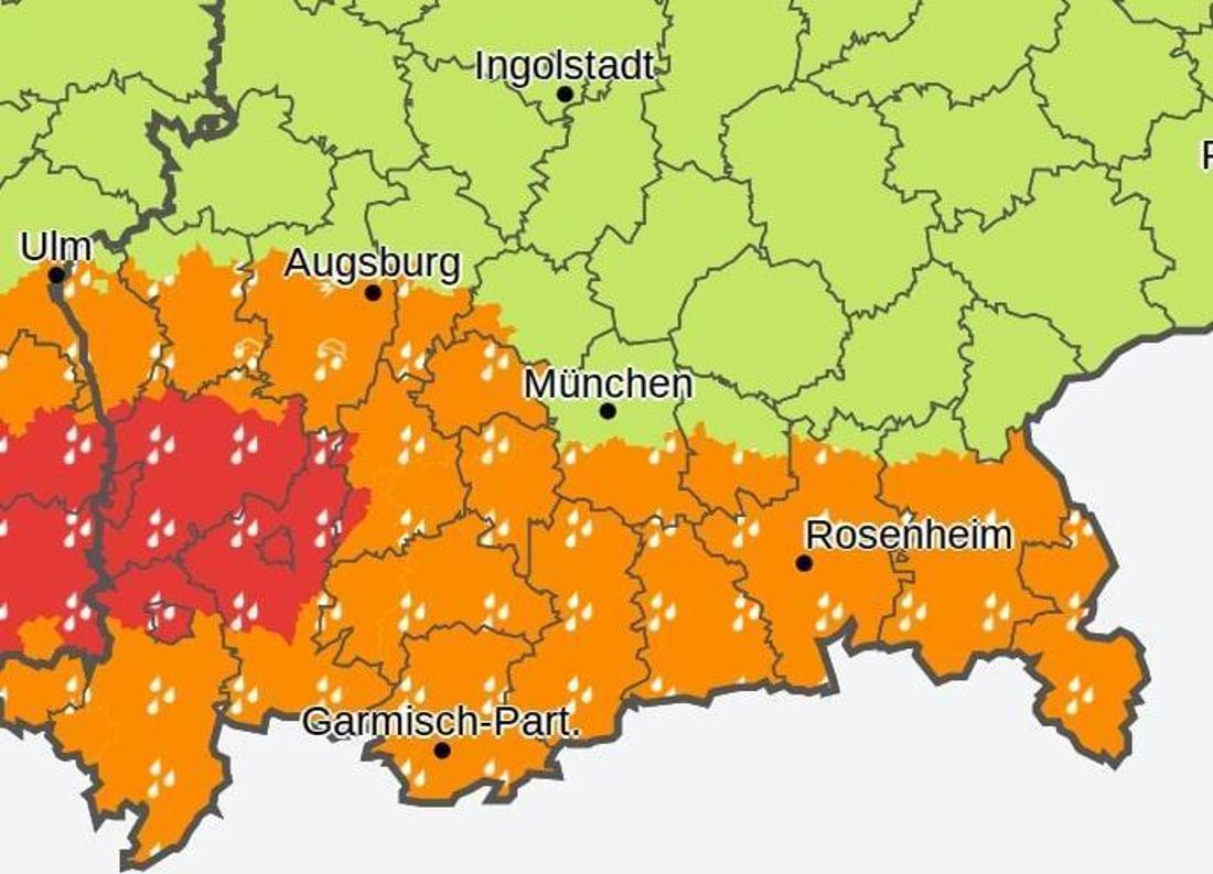 Viel Regen in Bayern: Heute sollte man unbedingt einen Regenschirm dabei haben. 