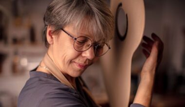 Gitarrenbaumeisterin Angela Waltner.(Quelle:Matthias Kindler)