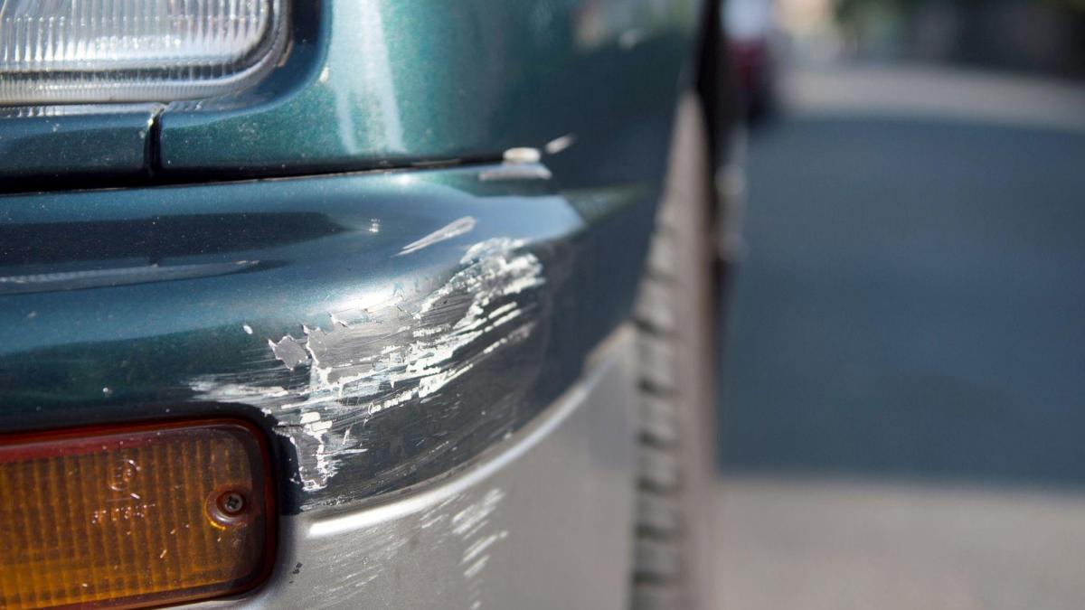 Polizei ermittelt nach Unfallfluchten in Augsburg