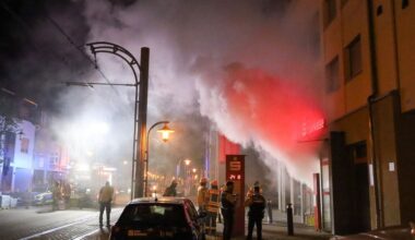 Vergangene Nacht dringt Rauch aus Sparkassenfiliale in Stutensee-Blankenloch