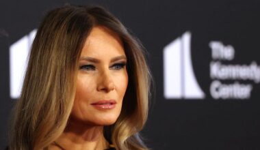 Nach ihrem Brief an Putin: Post für die First Lady! | Politik