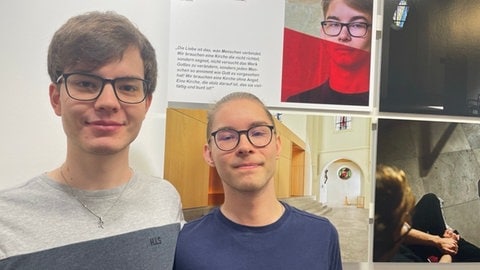Rafael Steinbach (rechts), gläubiger Katholik, hat sich mit der Initiative "OutInChurch" als schwul geoutet.