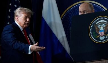 US-Präsident Trump und Russlands Machthaber bei der Pressekonferenz auf ihrem Gipfeltreffen in Alaska am 15. August.