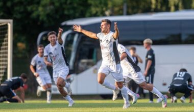 Niklas Brandt vom BFC Preussen jubelt über sein 2:1 gegen Chemie Leipzig. Quelle: imago images/