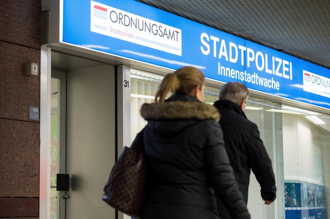 Stadtpolizei macht Zeil sicherer 15.11.2019 Frankfurt x1x Presserundgang mit der Stadtpolizei auf der Zeil. Im Bild: Die