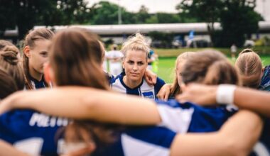 Hertha-Spielerin Jennifer Cramer im Mannschaftskreis (Quelle: Hertha BSC)