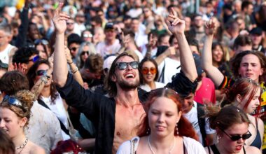 Tausende tanzen bei Techno-Parade – und setzen politische Zeichen