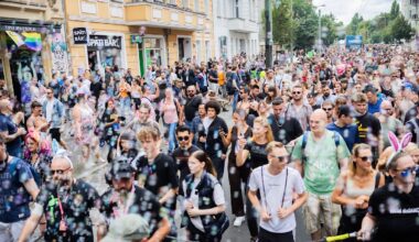 Tausende tanzen beim «Zug der Liebe» durch Berlin