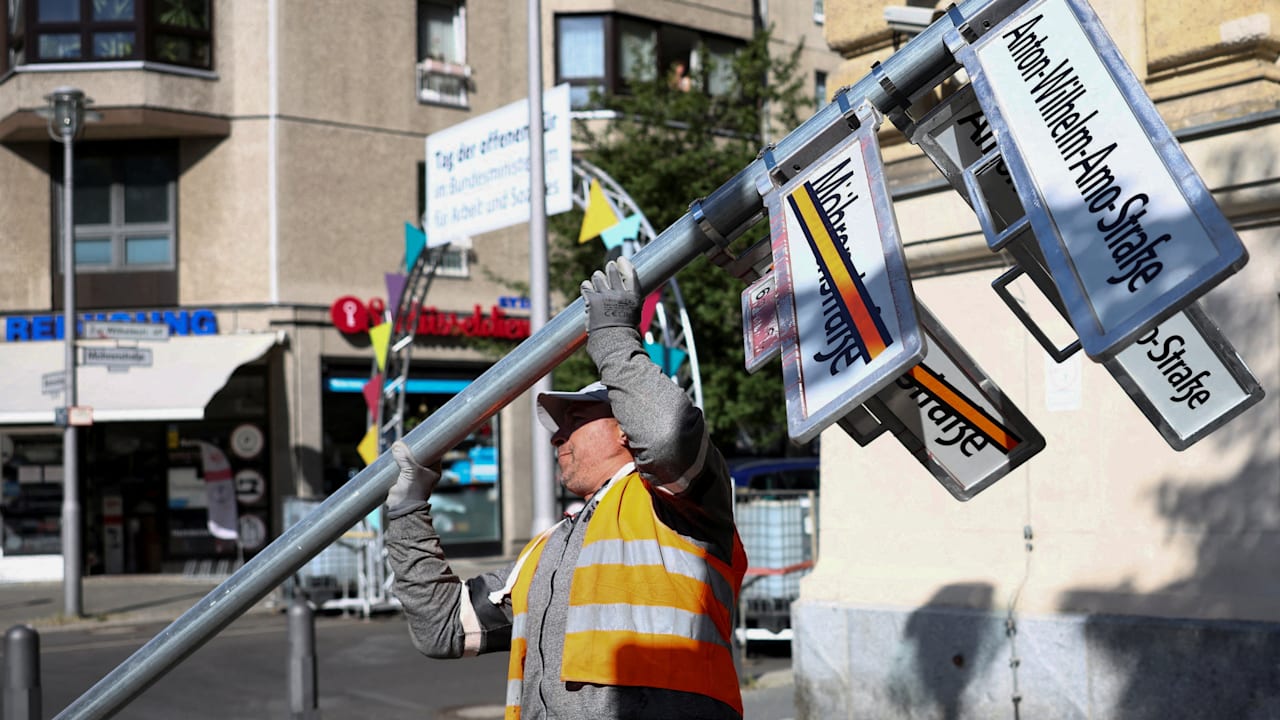 Streit in Berlin: Gericht stoppt Umbenennung der Mohrenstraße | Regional
