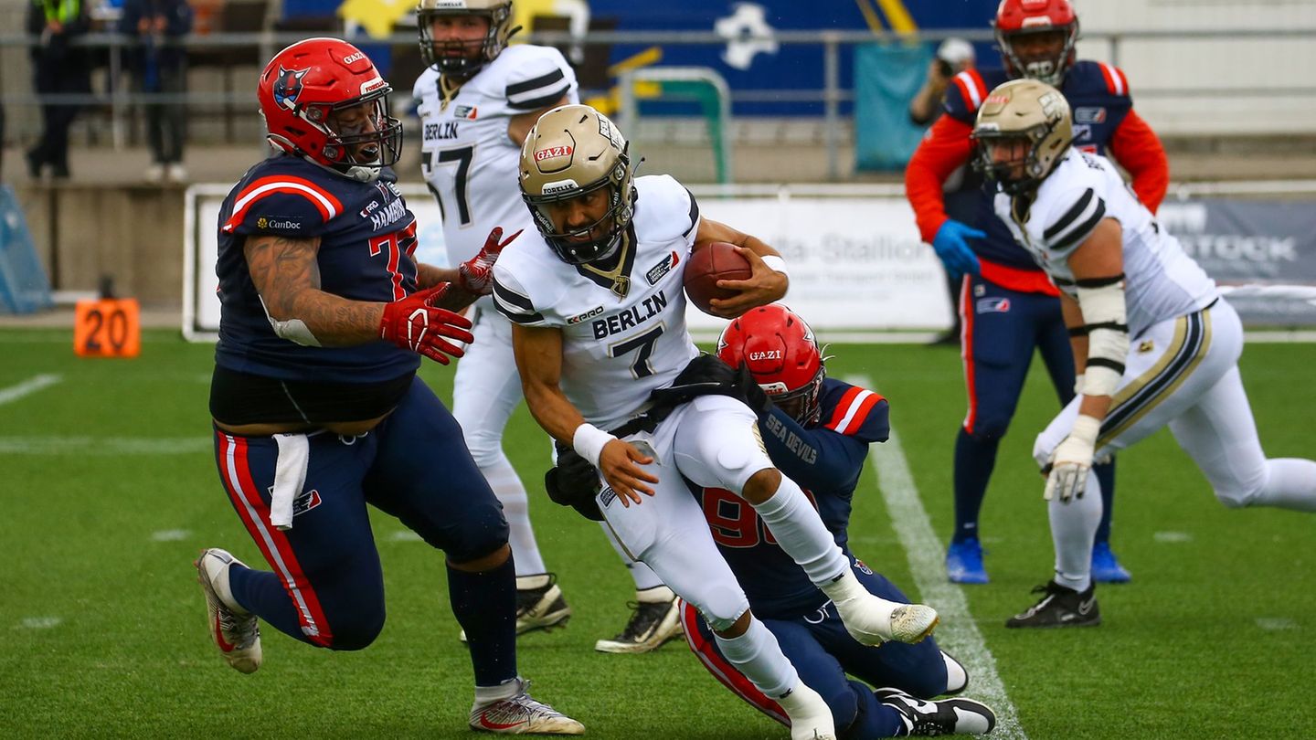 Die Berlin Thunder um Jakeb Sullivan (Nr. 7) hatten eine schwierige Saison. Foto: Michael Hundt/dpa