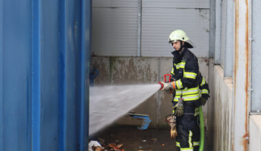 Müllpresse sorgt für Feuerwehreinsatz in Groß Schwülper