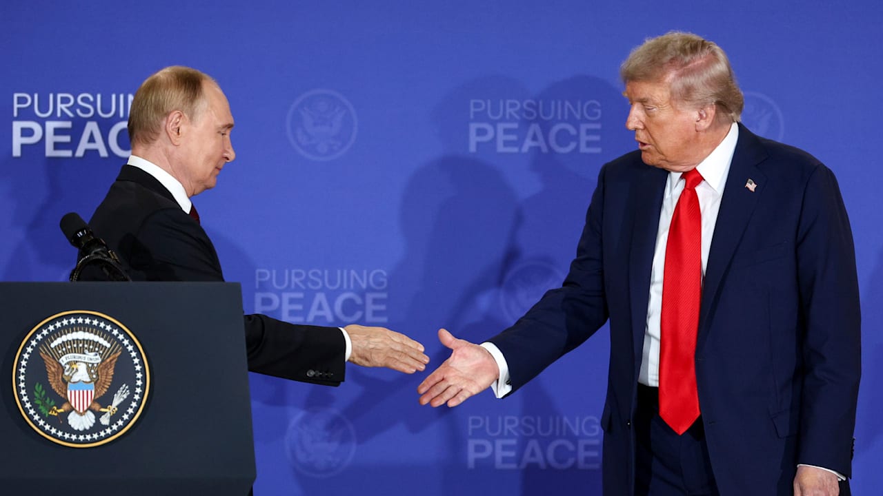 Vernichtendes Urteil über Trump-Putin-Gipfel: „Widerwärtig, beschämend, nutzlos“ | Politik