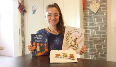 Bücher und T-Shirts mit eigenem Design gehören zu den kreativen Werken von Susanne Krüger aus Osterburg.
