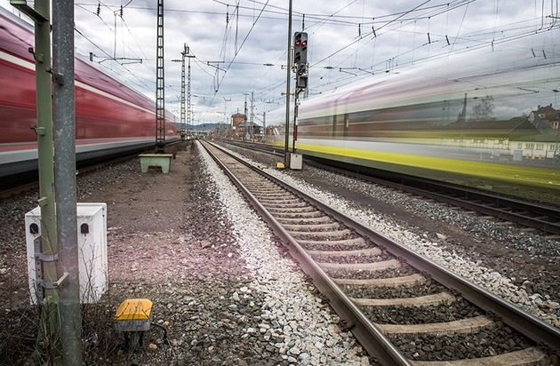 BPOL-HB: 87-Jähriger am Bahngleis: Schnellbremsung vom Lokführer, Bundespolizei ...