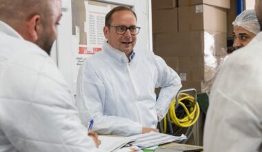 Oberbürgermeister Thomas Kufen besucht das Unternehmen BASHA Food GmbH in Steele