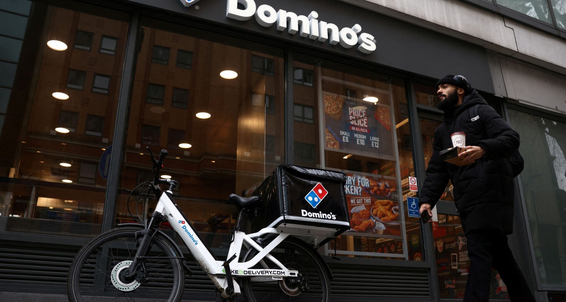 Domino's Pizza UK senkt Gewinnprognose aufgrund steigender Personalkosten