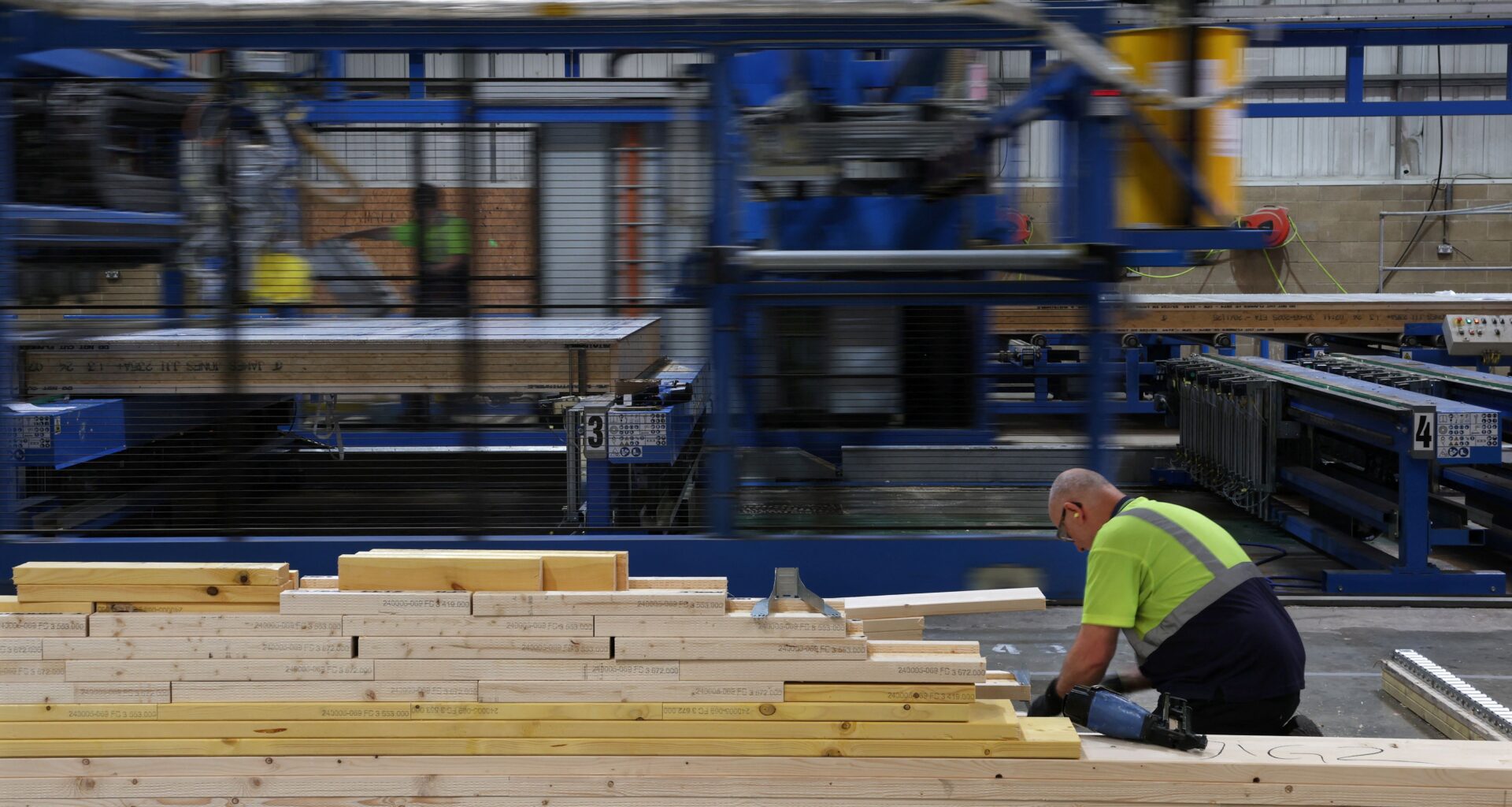 Könnten Robotik und Holzbau Großbritanniens Wohnungsprobleme lösen?