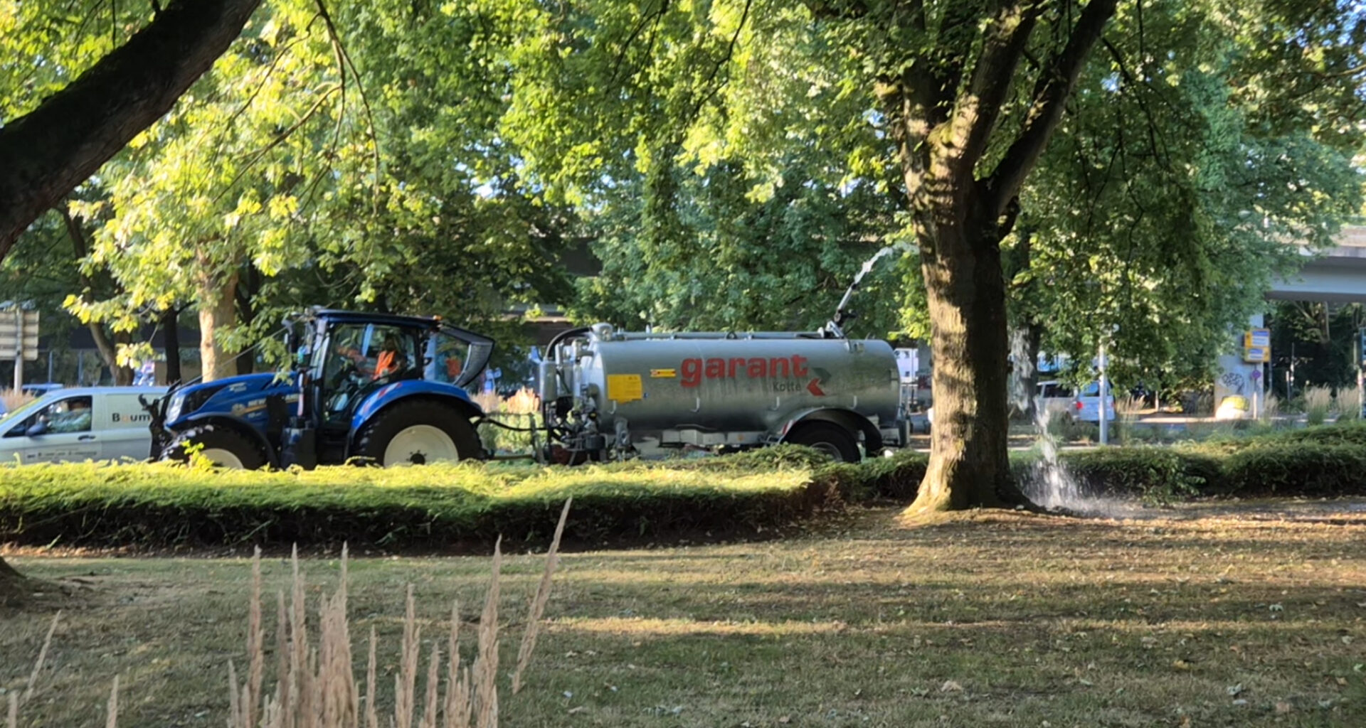 Grün und Gruga sorgt für wichtige Bewässerung der Stadtbäume